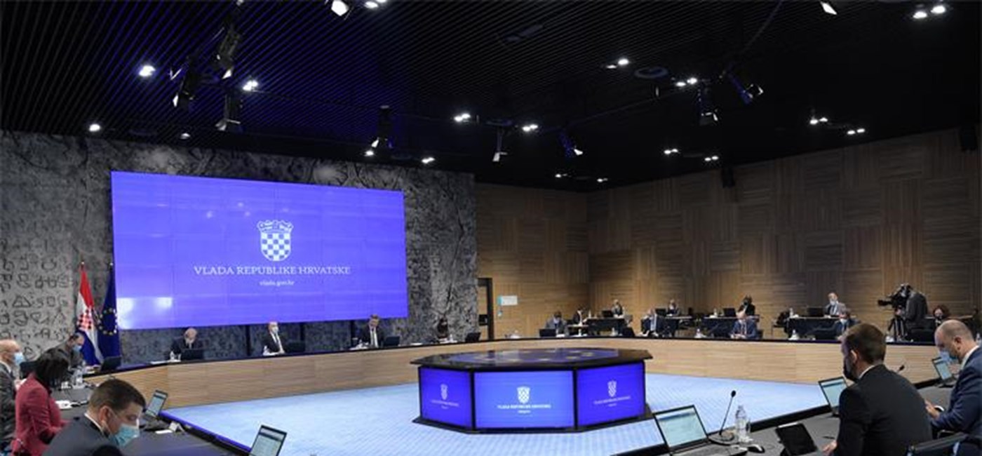 Radi suzbijanja poskupljenja goriva distributerima do kraja godine bitno se smanjuje posebna naknada za okoliš